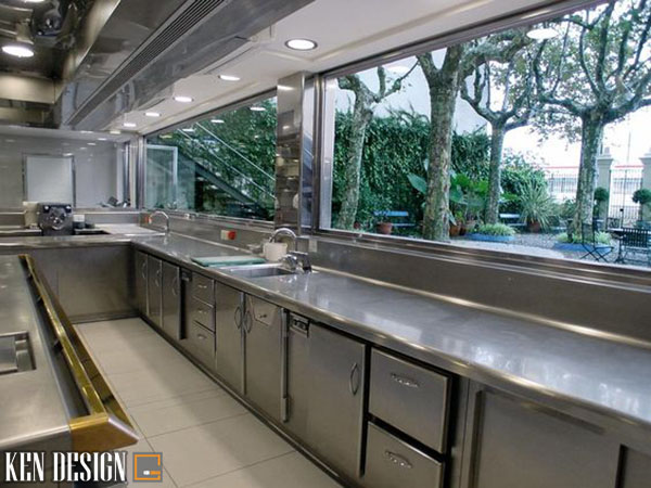 Thiết kế bếp nhà hàng nhỏ và thông minh là một trong những ưu điểm của chúng tôi. Tận dụng mọi không gian, chúng tôi sẽ mang đến cho quý khách hàng một không gian bếp hoàn hảo, tiện nghi, sang trọng và thoải mái.