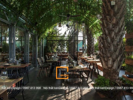 cach trang tri thiet ke nha hang bang cay xanh an tuong 3 533x400 - Cách trang trí thiết kế nhà hàng bằng cây xanh độc đáo