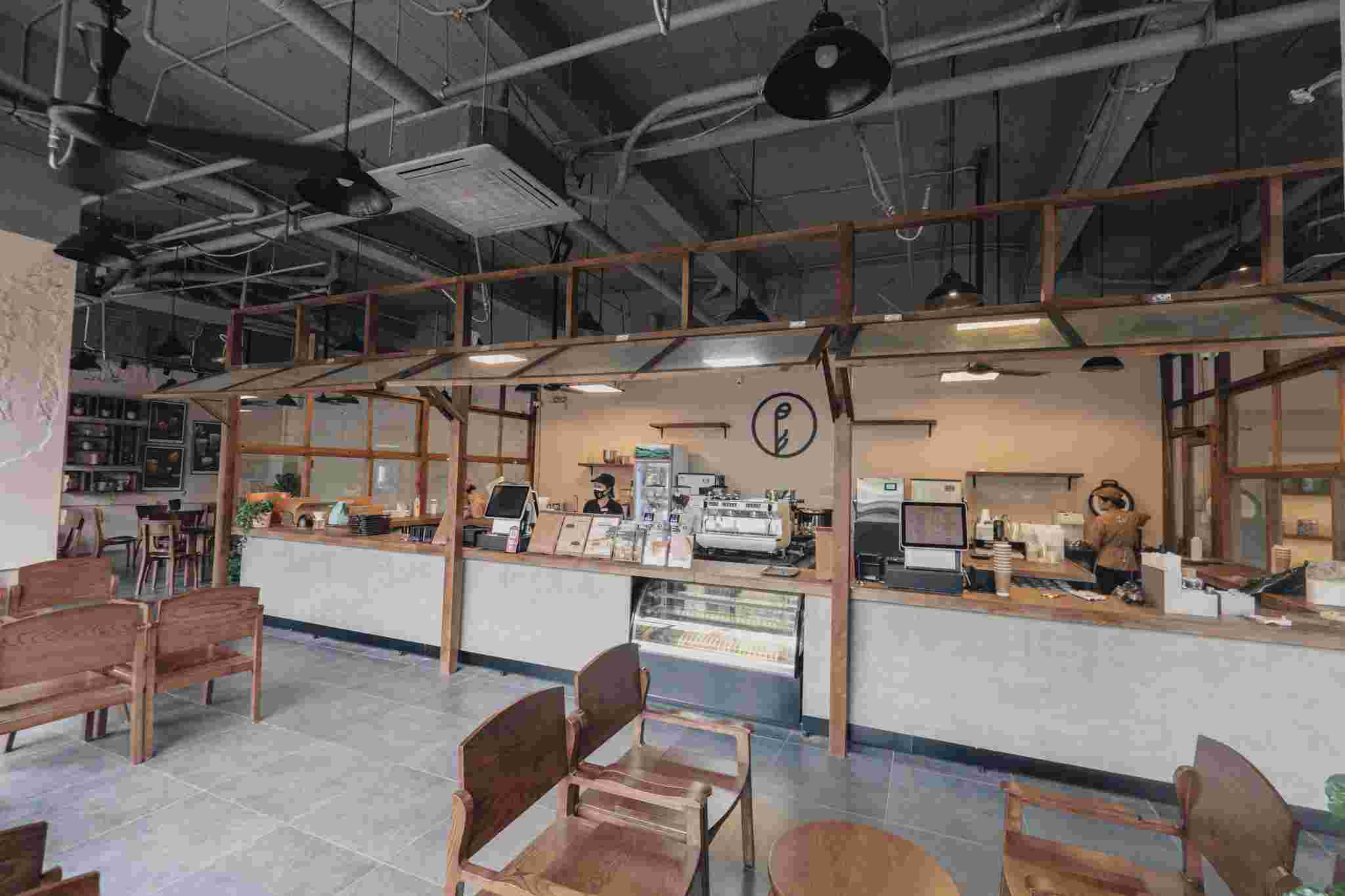 Phê La Coffee - quán coffee với phong cách vintage ấn tượng và hiện đại