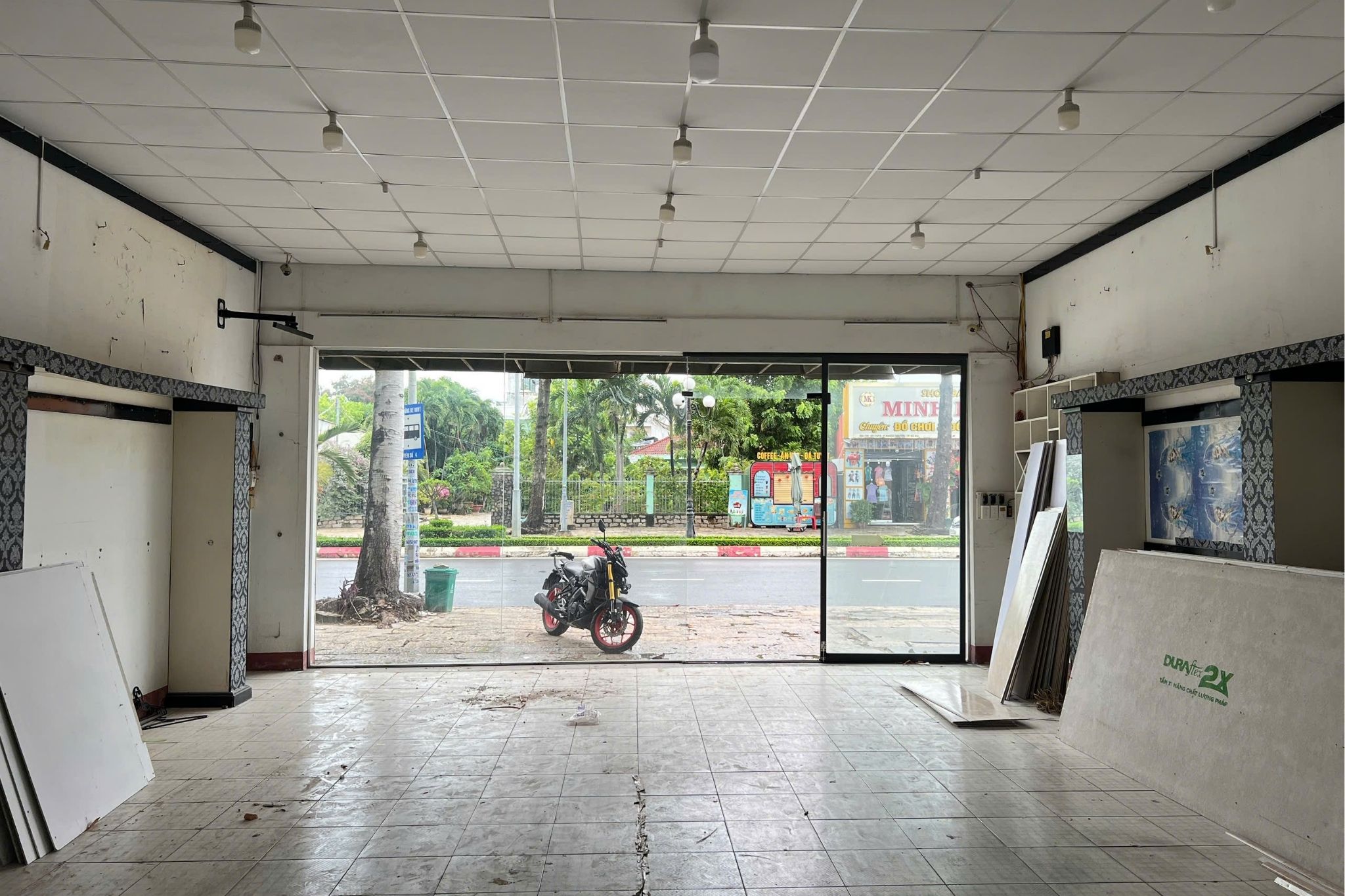Yum Yum Thai Restaurant Design 5