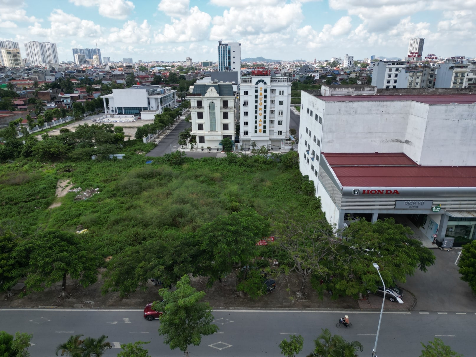 Thiet Ke Nha Hang Beer Garden Xap Xinh Tai Hai Phong Phong Cach Tropical Industrial 25