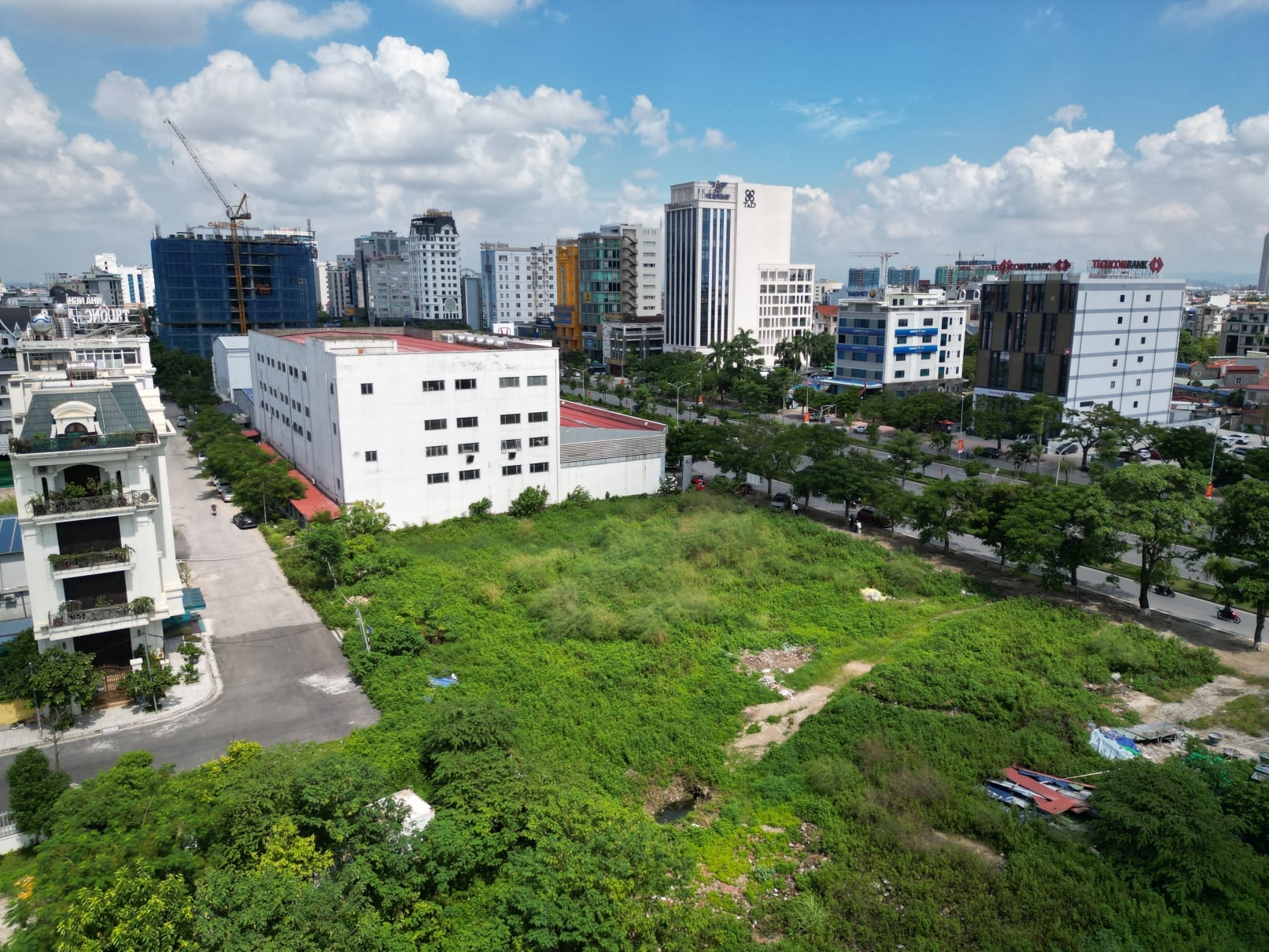 Thiet Ke Nha Hang Beer Garden Xap Xinh Tai Hai Phong Phong Cach Tropical Industrial 27