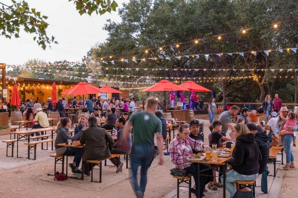 Chi Phi Dau Tu Quan Beer San Vuon Day Du Nhat 1