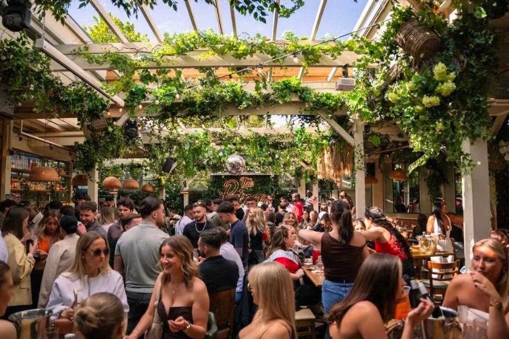 Chi Phi Dau Tu Quan Beer San Vuon Day Du Nhat 6