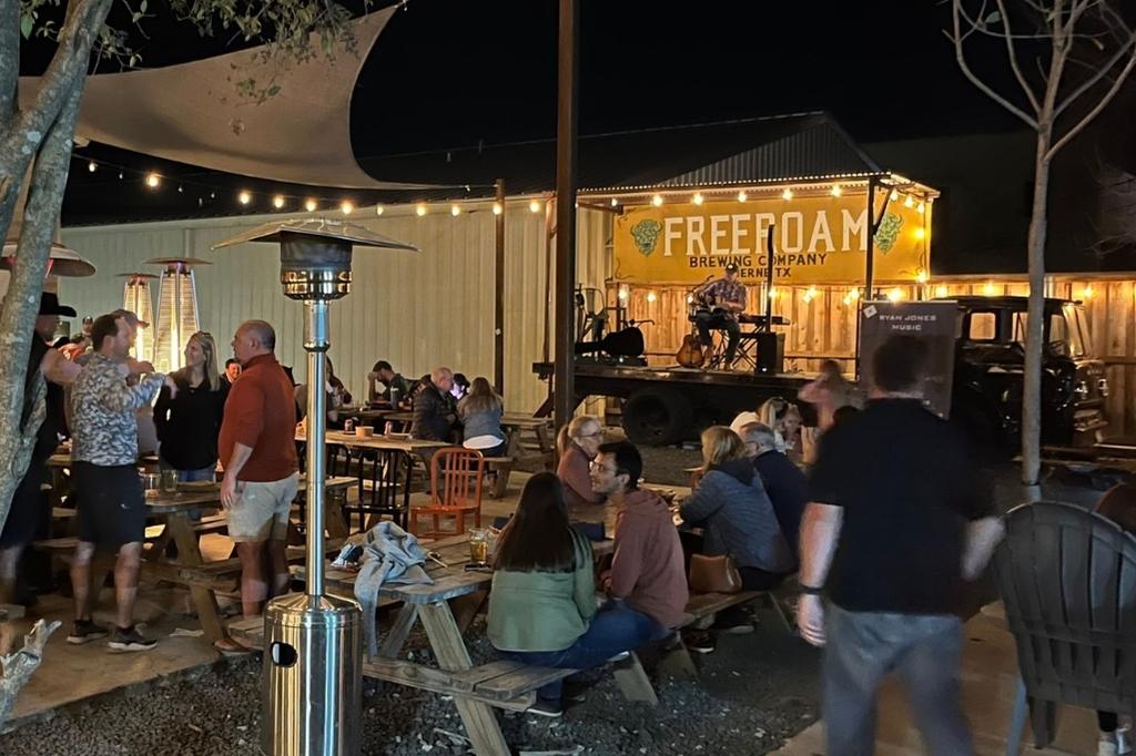 Thiet Ke San Khau Quan Beer San Vuon 3