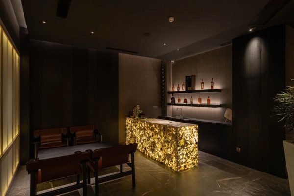 Bố tr&iacute; nội thất trong nh&agrave; h&agrave;ng Minimal Luxury