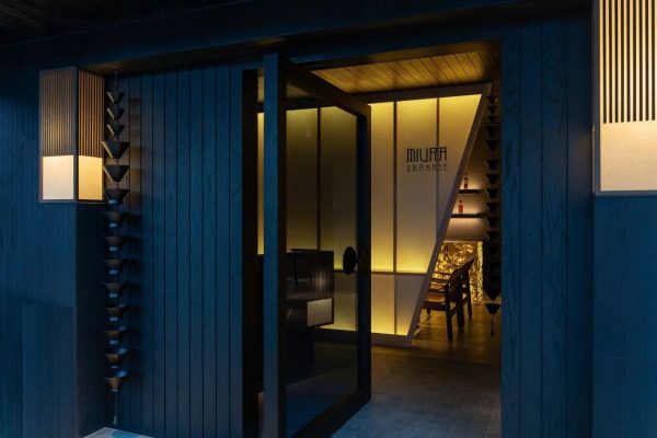  thiết kế nh&agrave; h&agrave;ng Minimal Luxury sang trọng bền vững 
